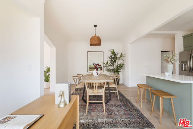 1570 S Hayworth Avenue, Los Angeles CA: https://media.crmls.org/mediaz/8cd38c38-ea95-45e2-a333-c84df8bfe1ba.jpg