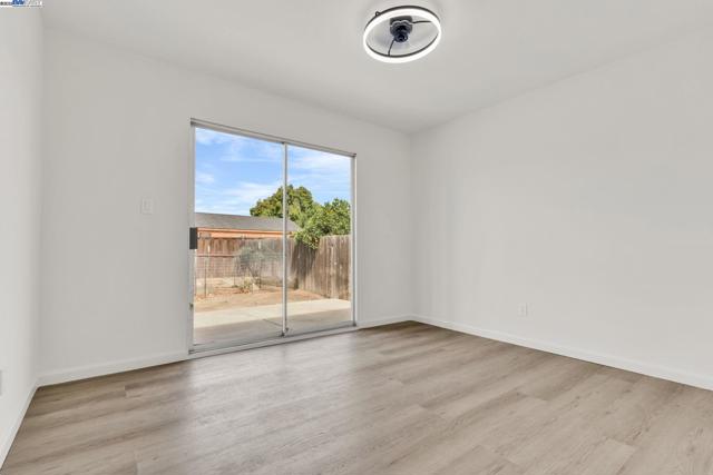 471 Rose St, Livermore CA: https://media.crmls.org/mediaz/8cd41147-fc16-44b9-babf-893672d3f9ee.jpg