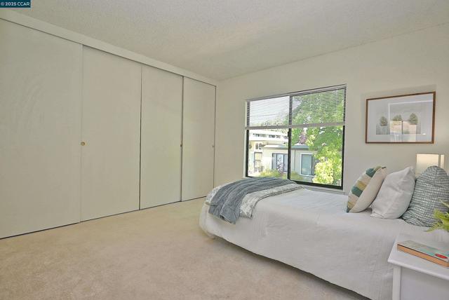 1316 Rockledge Ln, Walnut Creek CA: https://media.crmls.org/mediaz/8cd45813-1fa7-4d99-b684-ff917a953d97.jpg