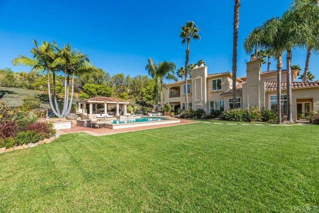 7345 Vista Rancho Ct, Rancho Santa Fe CA: https://media.crmls.org/mediaz/8cd45c4c-3725-4964-8760-2bbdd9ce0b97.jpg