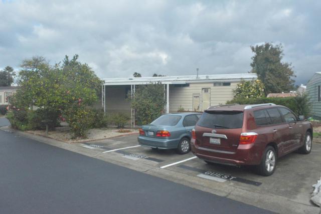 437 SAMOA Circle, Union City CA: https://media.crmls.org/mediaz/8cd4ecf0-77aa-4e56-bdaa-bb7baa599988.jpg