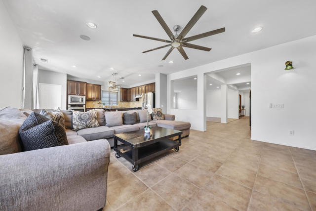 41153 Danforth Court, Indio CA: https://media.crmls.org/mediaz/8cd5a782-45a1-49cb-a53f-a5f059a9dbd6.jpg