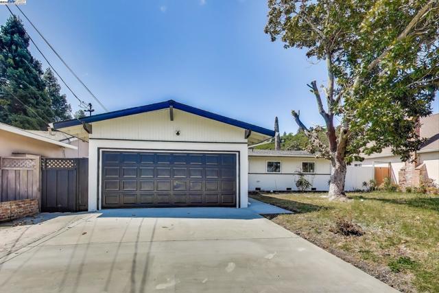 2316 DOLORES, Pinole CA: https://media.crmls.org/mediaz/8cd5c334-61ba-43ba-96ac-d99e0f2dd42a.jpg