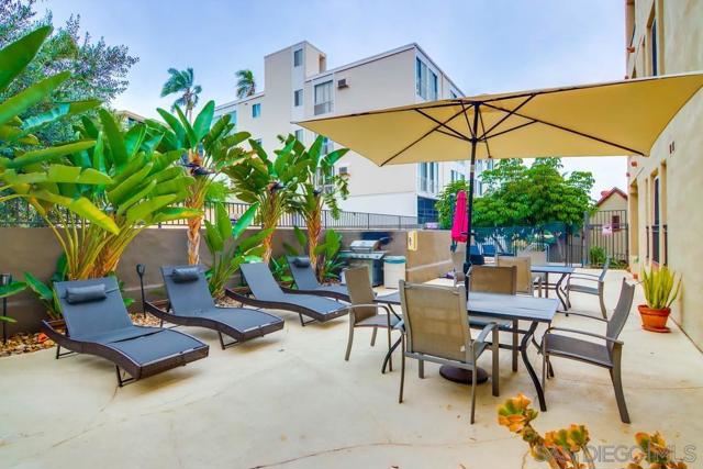 2445 Brant St, San Diego CA: https://media.crmls.org/mediaz/8cd5e102-b5f0-4a3c-b448-1d5191282631.jpg