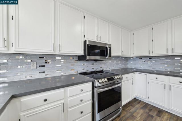 4464 Pampas Cir, Antioch CA: https://media.crmls.org/mediaz/8cd67af3-5b1a-4ffa-a147-ad9e1c69922a.jpg