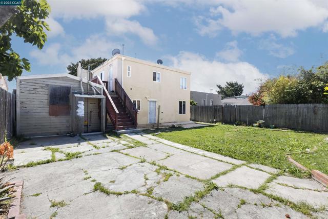 535 34th Street, Richmond CA: https://media.crmls.org/mediaz/8cd6c7a9-0a68-4529-9471-f4f781456580.jpg