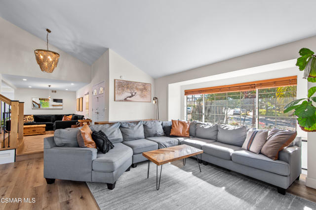 363 Larcom Street, Thousand Oaks CA: https://media.crmls.org/mediaz/8cd71c63-97ad-42c9-8484-ccda1819e52c.jpg