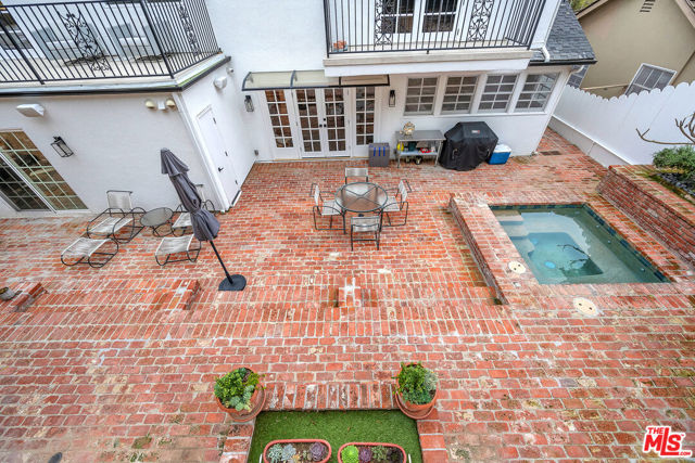 751 Westholme Avenue, Los Angeles CA: https://media.crmls.org/mediaz/8cd7c3e4-5251-4799-92b1-0ce1d68acf17.jpg