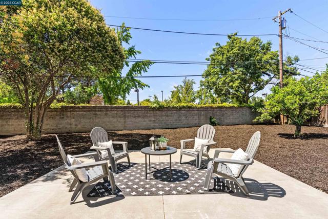 3319 Claudia Dr, Concord CA: https://media.crmls.org/mediaz/8cd7dbc0-12fd-460f-9e21-2a53785548aa.jpg