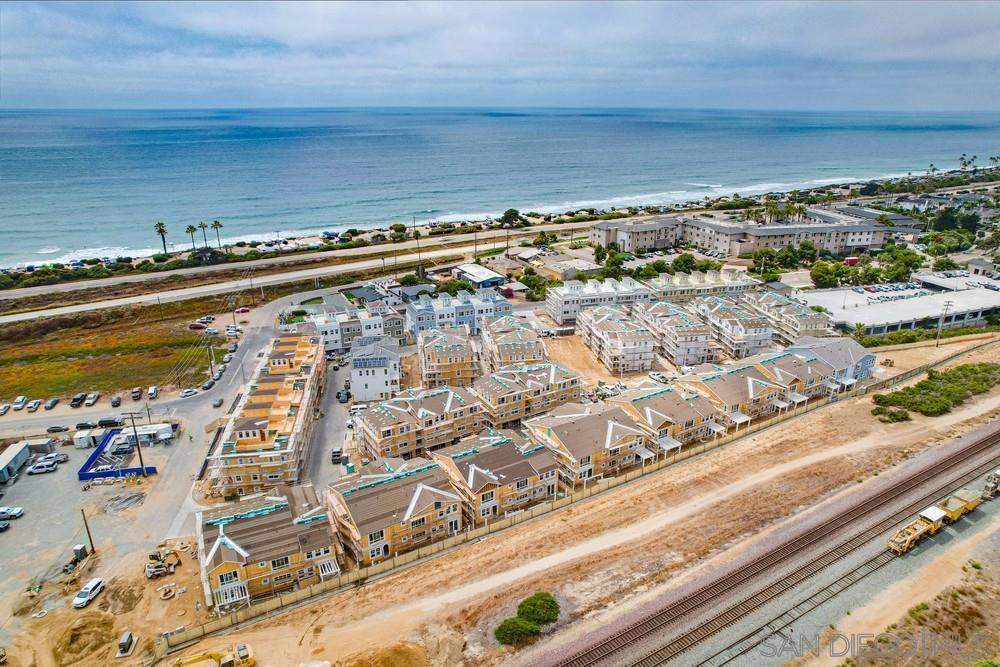 MLS #250033793SD img 19