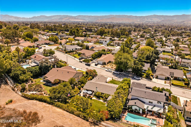 2063 Woodglen Street, Simi Valley CA: https://media.crmls.org/mediaz/8cd808ad-3355-4b2e-9170-a02837661616.jpg