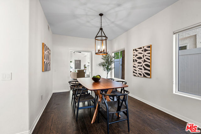 4744 Norwich Avenue, Sherman Oaks CA: https://media.crmls.org/mediaz/8cd814fe-94ef-4472-a2e7-b32e03779ac1.jpg