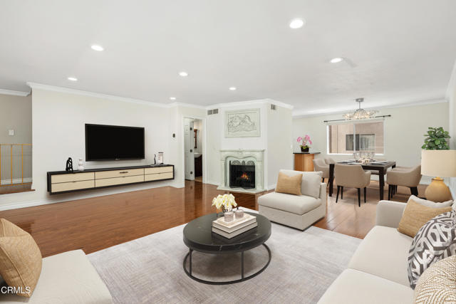 9503 Via Venezia, Burbank CA: https://media.crmls.org/mediaz/8cd8825f-5f0e-46de-a8e3-9943270465ed.jpg