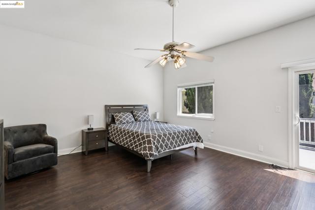 557 33Rd St, Oakland CA: https://media.crmls.org/mediaz/8cd8ba2f-25a5-4909-9ac3-0b19d3c06b88.jpg