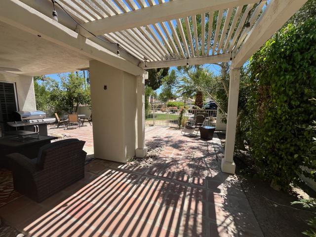 Image 44 of 62 For 43954 Via Granada