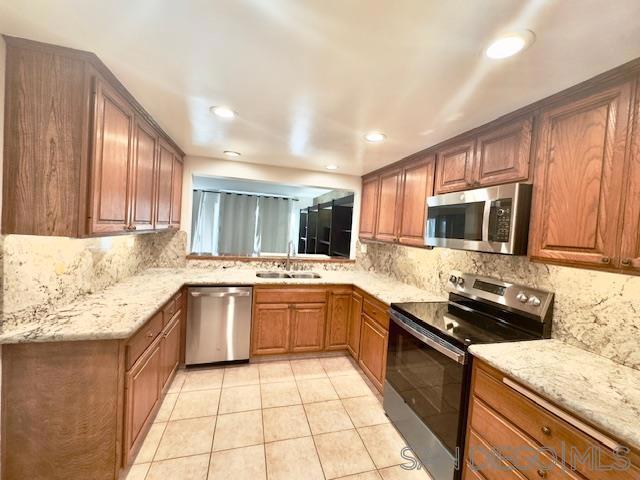 79 Antigua CT, Coronado CA: https://media.crmls.org/mediaz/8cd9285a-a71b-4342-b9d5-e8b6fbb27a97.jpg