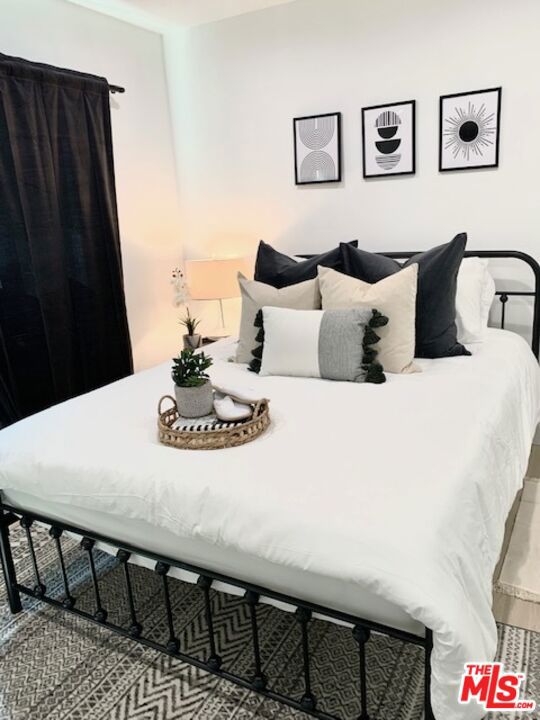 5630 Vantage Avenue, Valley Village CA: https://media.crmls.org/mediaz/8cd98958-1704-4f7f-81ef-815446367236.jpg