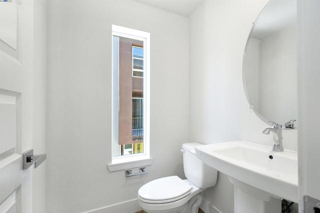 2119 Stanford Street, Alameda CA: https://media.crmls.org/mediaz/8cda1965-152d-45e2-ae47-53e2b8c1f200.jpg