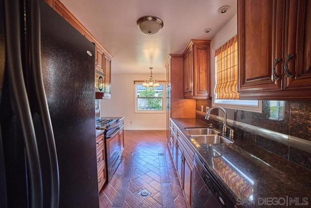 6289 Lake Arago Ave, San Diego CA: https://media.crmls.org/mediaz/8cdab001-9db7-43d3-8c42-ed9e8980e005.jpg