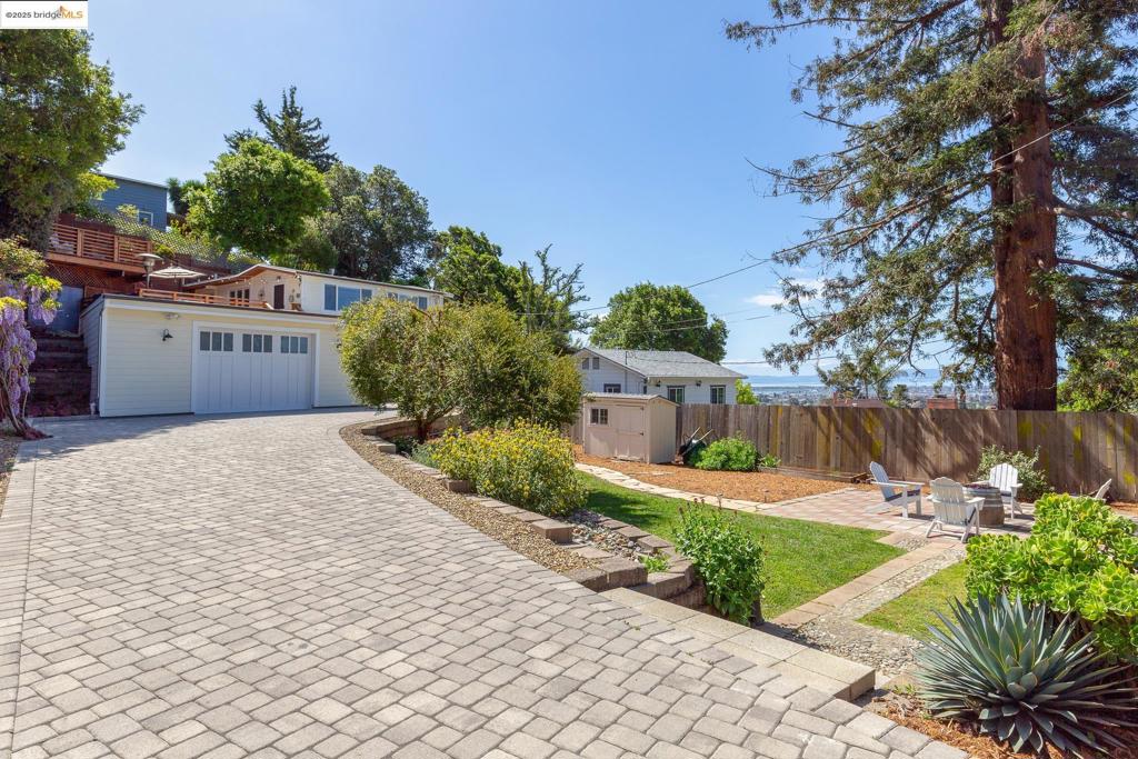 4186 Maple Ave