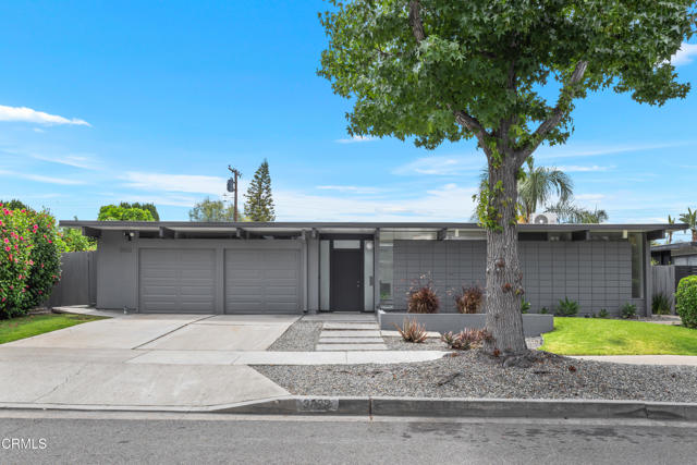 3832 E Casselle Avenue, Orange CA: https://media.crmls.org/mediaz/8cdba913-79ae-4acd-956e-72f42daf8367.jpg
