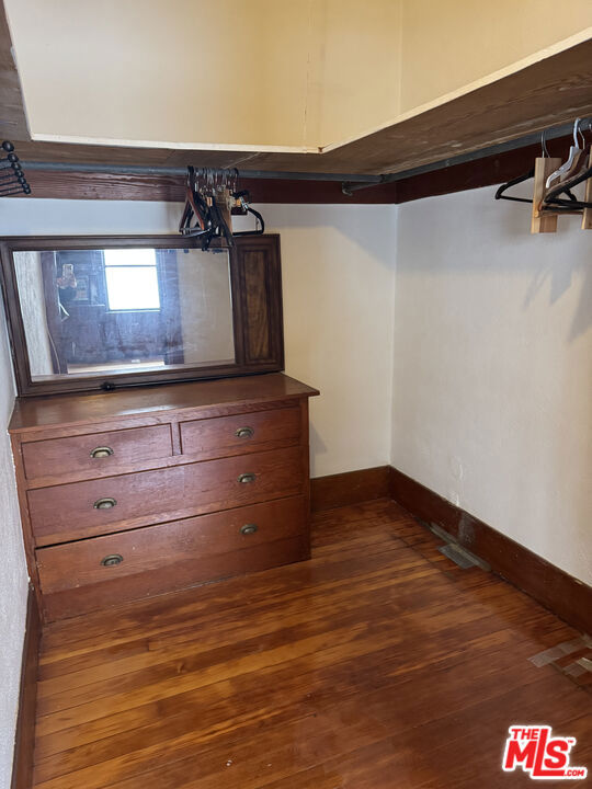 224 N Louise Street, Glendale CA: https://media.crmls.org/mediaz/8cdbf967-949c-49f2-8baa-d0877c51b3b4.jpg