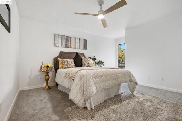5 Admiral Dr, Emeryville CA: https://media.crmls.org/mediaz/8cdbfbe3-b381-4196-b3b0-8b1861c01bec.jpg