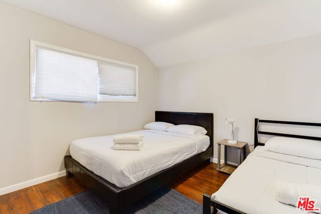 7553 GARDEN GROVE Avenue, Reseda CA: https://media.crmls.org/mediaz/8cdc525b-9620-4311-9e5a-6704cddb6b46.jpg