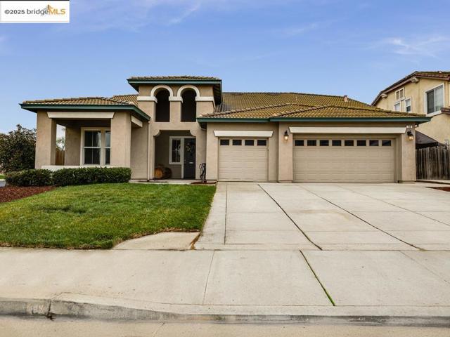 10 Da Vinci Ct, Oakley CA: https://media.crmls.org/mediaz/8cdc79a9-cdc8-4115-8260-64246af24dcc.jpg