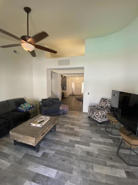 Image 5 of 9 For 77710 Westbrook Court