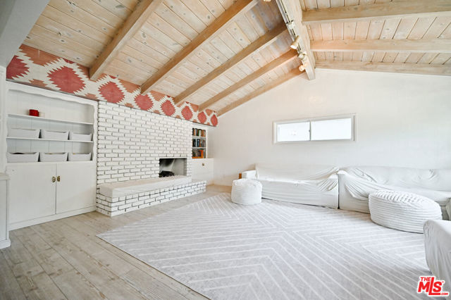 1545 3rd Street, Manhattan Beach CA: https://media.crmls.org/mediaz/8cdcc185-91cd-4683-8c10-3a336005f70e.jpg