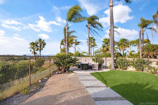 7560 Windy Ridge Rd, San Diego CA: https://media.crmls.org/mediaz/8cdd1883-fc33-41b4-b985-6bd9698515df.jpg