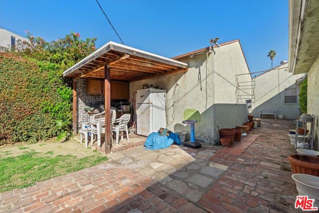 1757 Wellesley Avenue, Los Angeles CA: https://media.crmls.org/mediaz/8cdd3d87-b6bc-4416-a773-2ddd2762513e.jpg