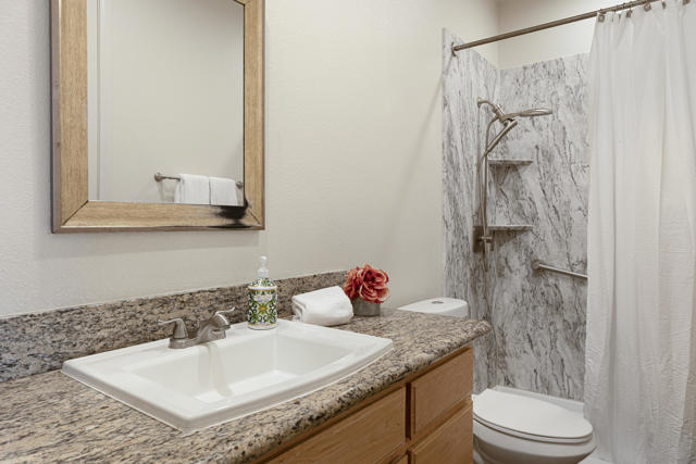 8680 Monument View Drive, Yucca Valley CA: https://media.crmls.org/mediaz/8cdd3e23-b7d4-463f-a705-64b594731a7f.jpg