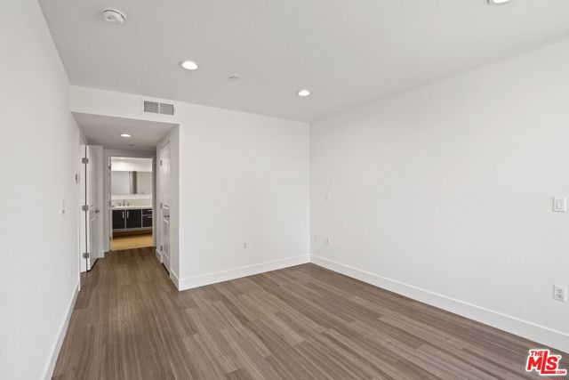 833 Edinburgh, Los Angeles CA: https://media.crmls.org/mediaz/8cdda795-826f-40f0-8d13-486c12ae1d1b.jpg