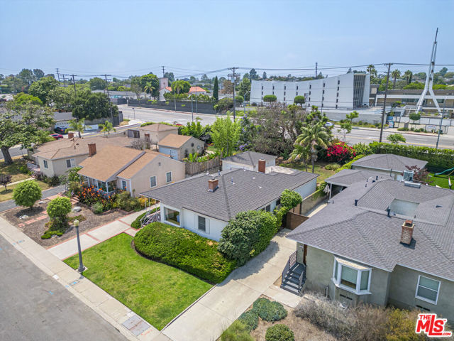 7711 Naylor Avenue, Los Angeles, California 90045, 3 Bedrooms Bedrooms, ,2 BathroomsBathrooms,Single Family Residence,For Sale,Naylor,24413387