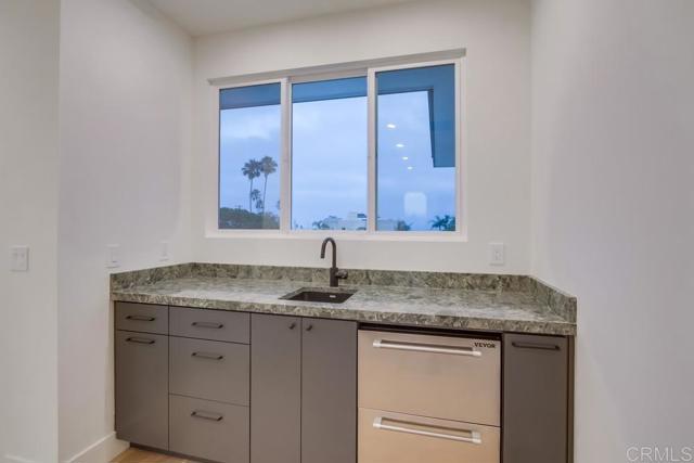 5380 Los Robles Drive, Carlsbad CA: https://media.crmls.org/mediaz/8cddfa78-0f3d-402b-9290-79b279e0d9b8.jpg