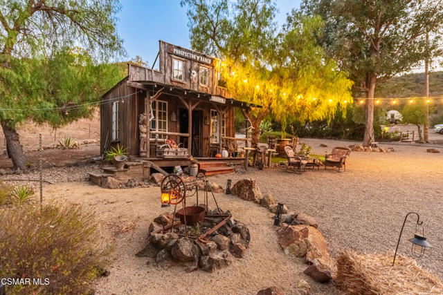 356 E Carlisle Road, Thousand Oaks CA: https://media.crmls.org/mediaz/8cde587a-3c78-4c98-affe-11527a656ba4.jpg