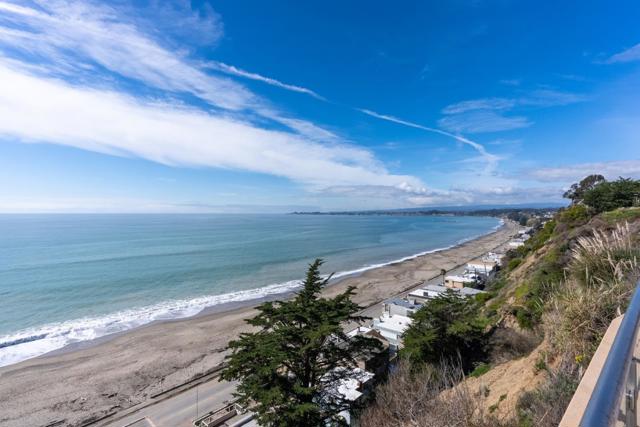 422 Seaview Drive, Aptos CA: https://media.crmls.org/mediaz/8cdee130-8dba-485d-95b3-d66c94a39849.jpg