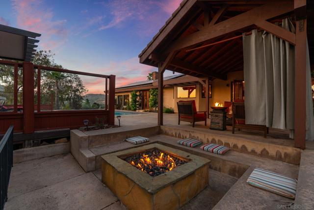 17758 Del Paso Drive, Poway CA: https://media.crmls.org/mediaz/8cdee7d1-244f-48aa-b0a3-8061a0d4624a.jpg