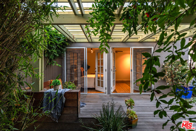 1741 Pier Avenue, Santa Monica CA: https://media.crmls.org/mediaz/8cdefd2b-def6-42f0-b626-67b37ddcd155.jpg