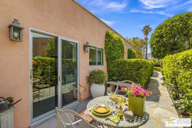47425 Medina Drive, Palm Desert CA: https://media.crmls.org/mediaz/8cdf334f-728f-4024-8602-55061ab0c5e2.jpg