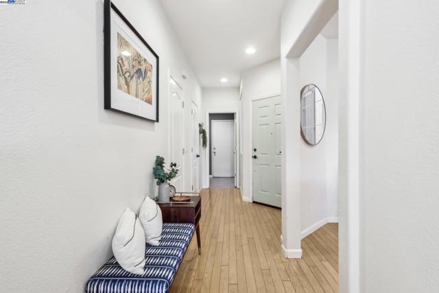 Image 11 of 30 For 384 Ribbonwood Ave