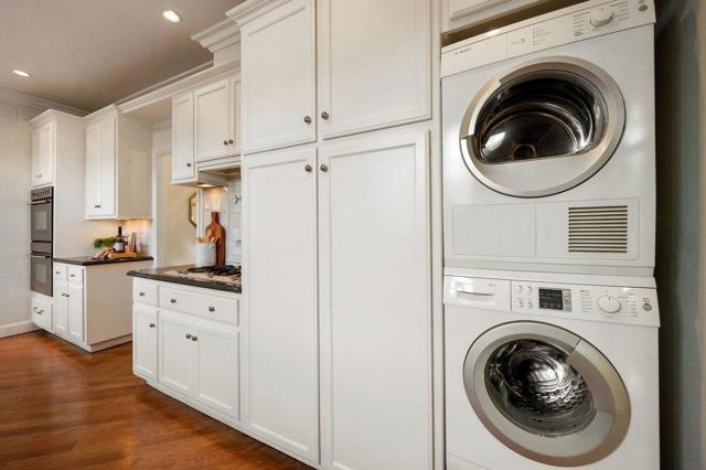 526 W Poplar Avenue, San Mateo CA: https://media.crmls.org/mediaz/8cdfba85-1a30-4678-ae86-7dd1d1cab5a3.jpg