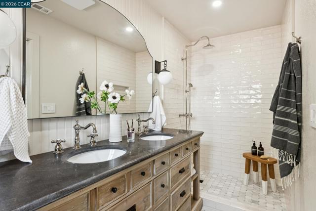 Image 34 of 60 For 3085 Avellano Drive