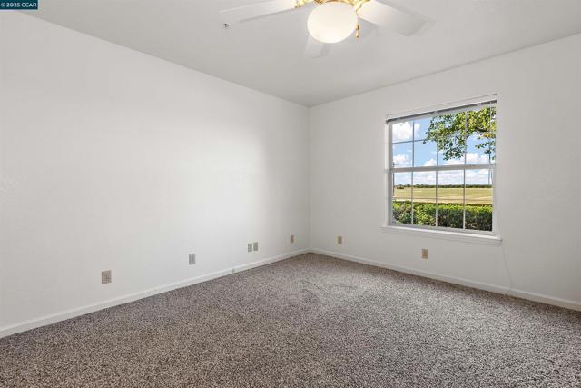 5435 Box R Ranch Rd, Vacaville CA: https://media.crmls.org/mediaz/8cdfead2-5136-4eb1-bb7f-c886032e1251.jpg
