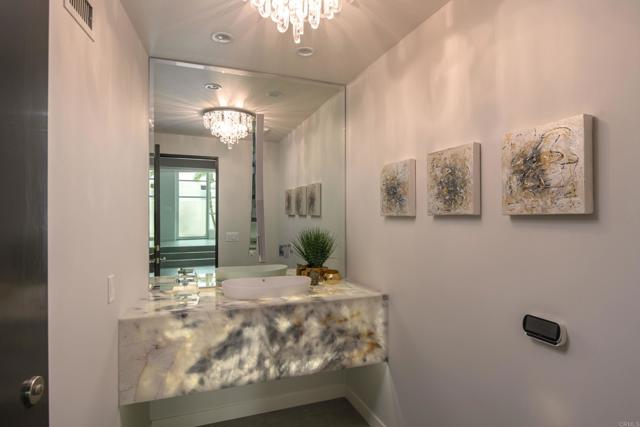 Detail Gallery Image 17 of 25 For 121 via De La Valle, Del Mar,  CA 92014 - 4 Beds | 4/1 Baths