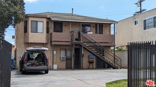 832 W Imperial Highway, Los Angeles CA: https://media.crmls.org/mediaz/8ce32bfb-b651-43aa-af18-febb33e30294.jpg