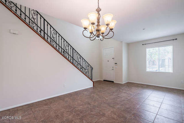 3003 Naples Drive, Oxnard CA: https://media.crmls.org/mediaz/8ce35980-fa06-491b-a2b8-19457a3fad51.jpg