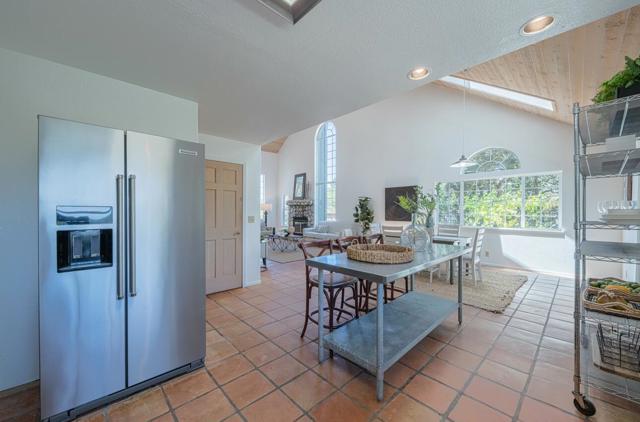 158 Echo Valley Road, Prunedale CA: https://media.crmls.org/mediaz/8ce381ec-a639-4f65-87ee-719f51658964.jpg